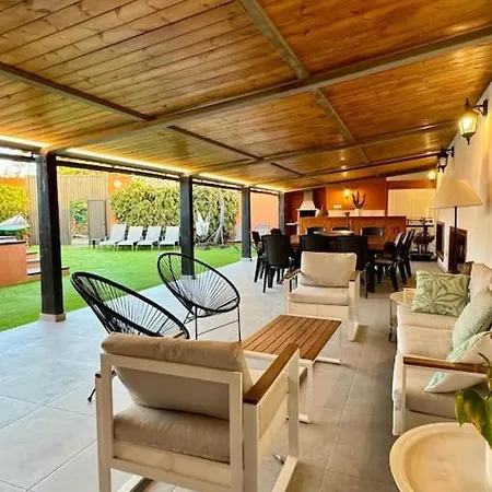 Villa Luxury Banana Haven With Pool By Tenpropertiesgc *